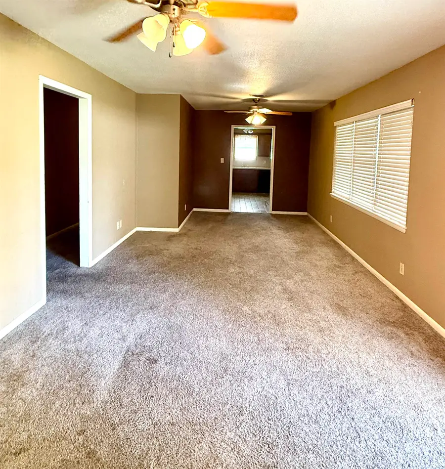 2816 Wilshire St, Woodward, OK 73801 - Image #2