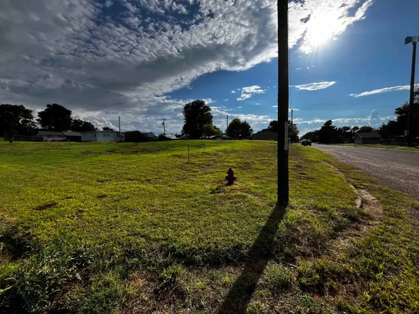 301 Avenue L, Beaver, OK 73932