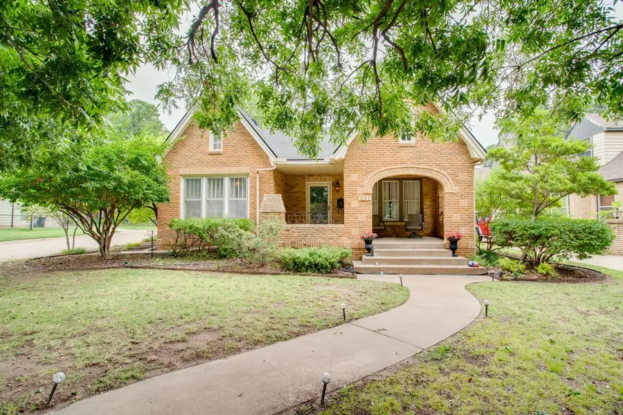 501 S Hayes St, Enid, OK 73703 - Image #2