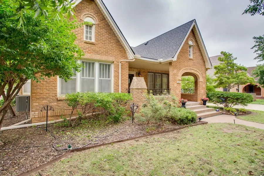 501 S Hayes St, Enid, OK 73703 - Image #3