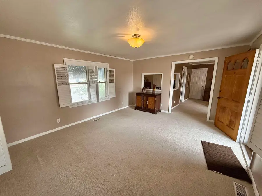 1402 Main St, Woodward, OK 73801 - Image #3