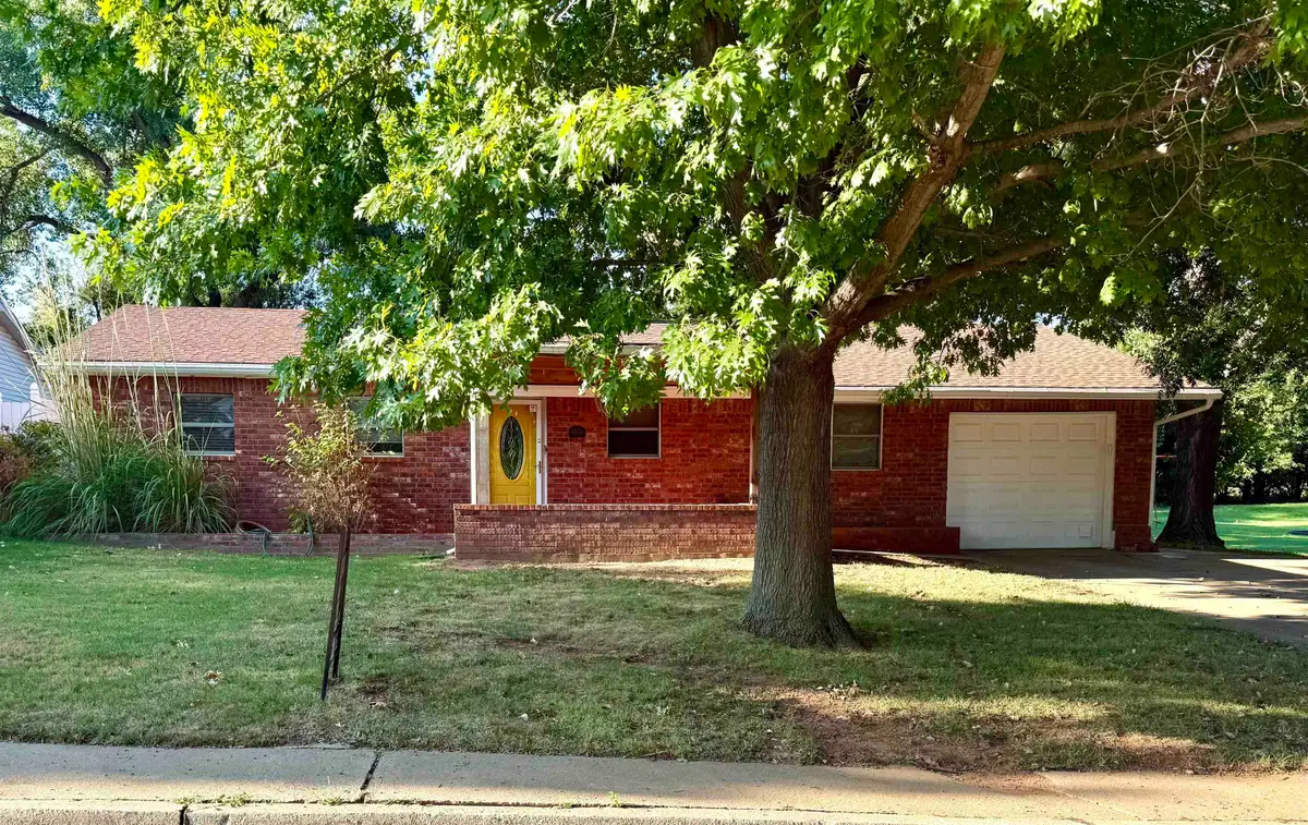 2523 Cherry St, Woodward, OK 73801 - Image #1