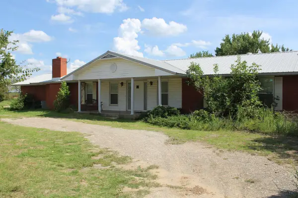 213485 E County Road 33, Mooreland, OK 73852-0000