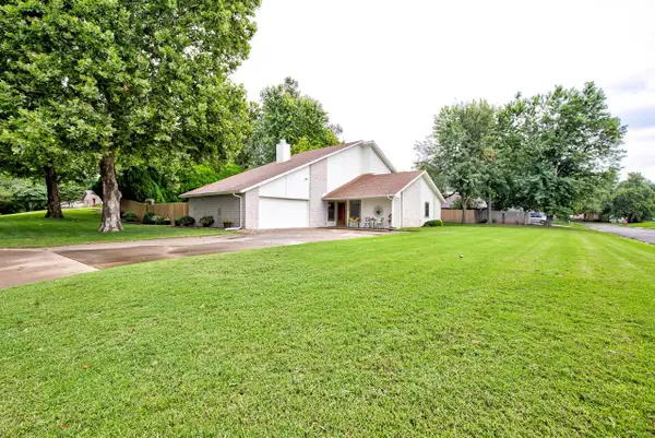 3225 Whippoorwill Ln, Enid, OK 73703-9999