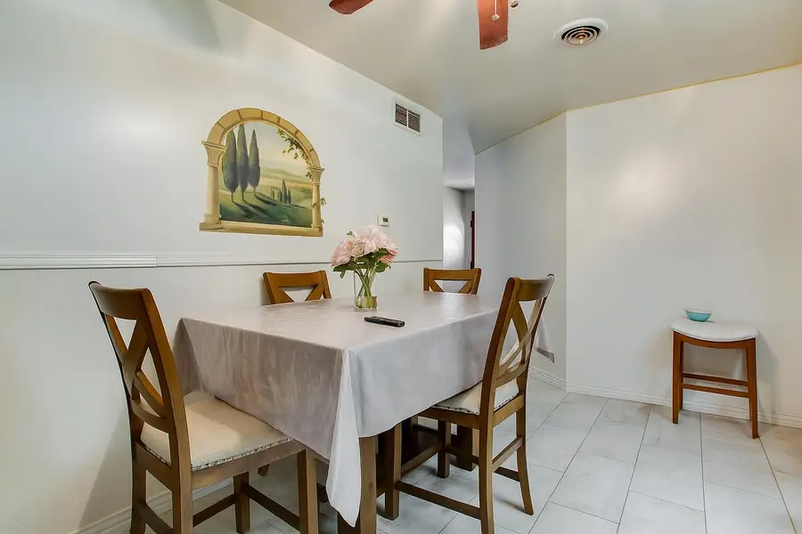 342 E Olive St, Enid, OK 73701 - Image #2