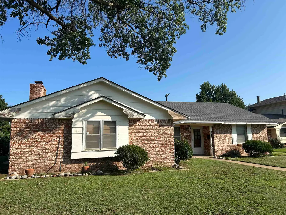 3301 Cogdal Dr, Enid, OK 73703 - Image #1