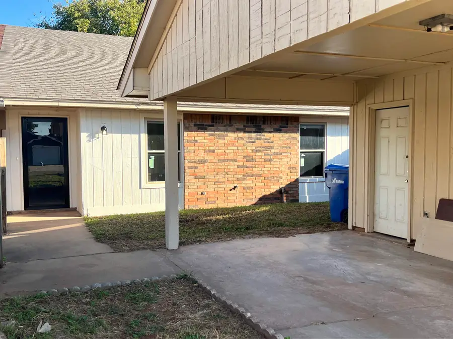 3010 Forestridge Dr, Enid, OK 73701 - Image #2