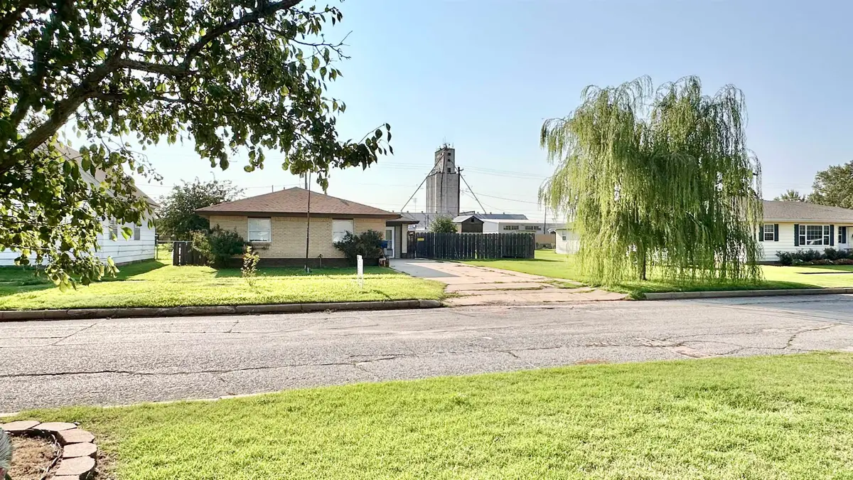 407 N 6th, Fairview, OK 73737 - Image #1