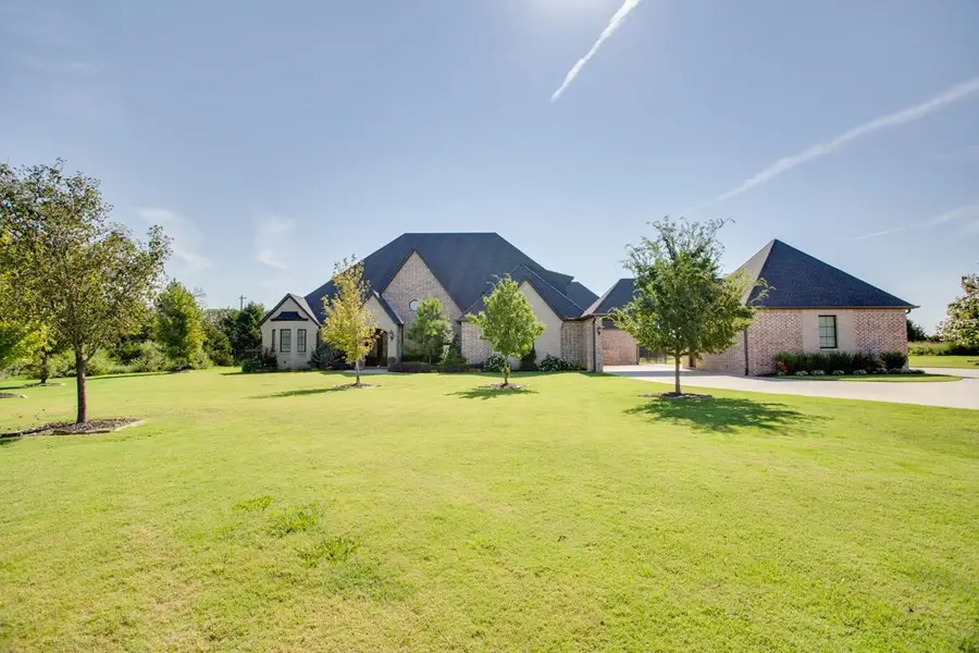 17 Elm Bridge Ln, Enid, OK 73703 - Image #2