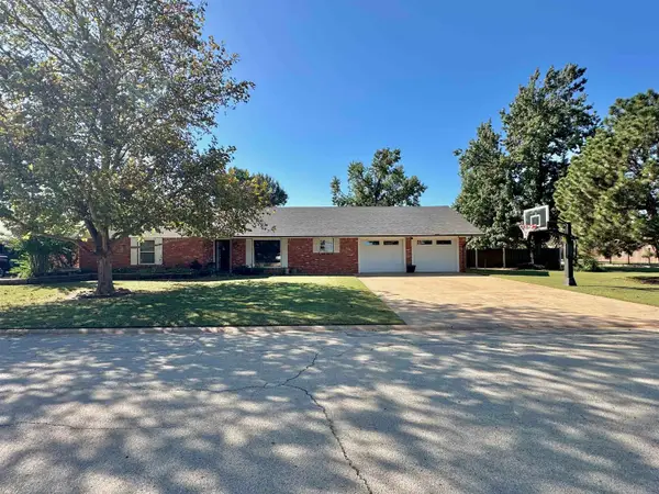 419 E Riverview Dr, Pond Creek, OK 73766