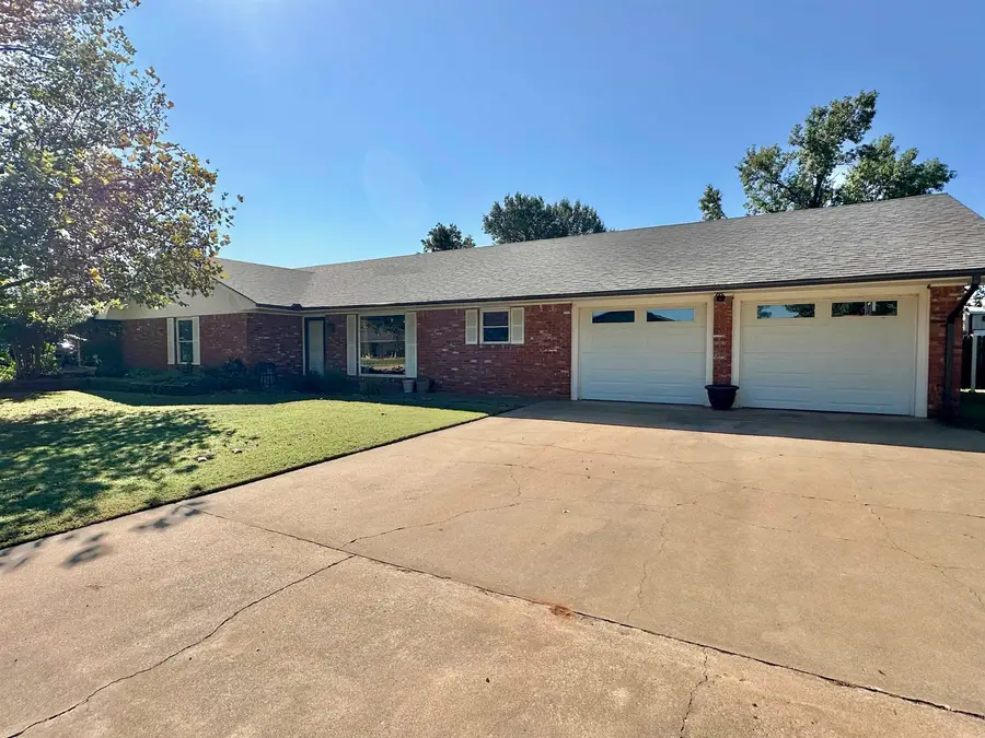 419 E Riverview Dr, Pond Creek, OK 73766 - Image #3