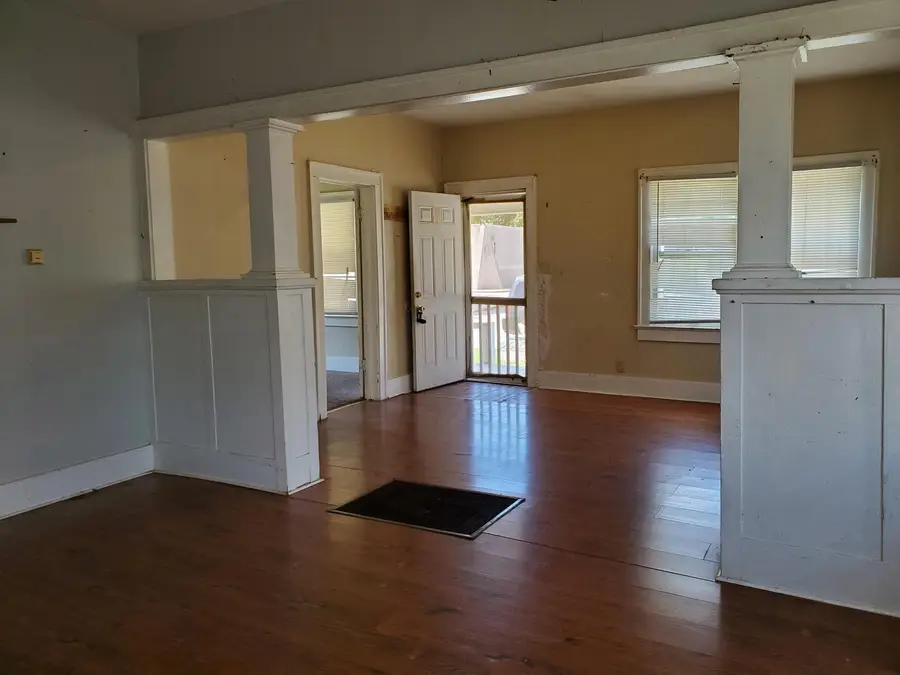 317 N Jackson St, Enid, OK 73701 - Image #2