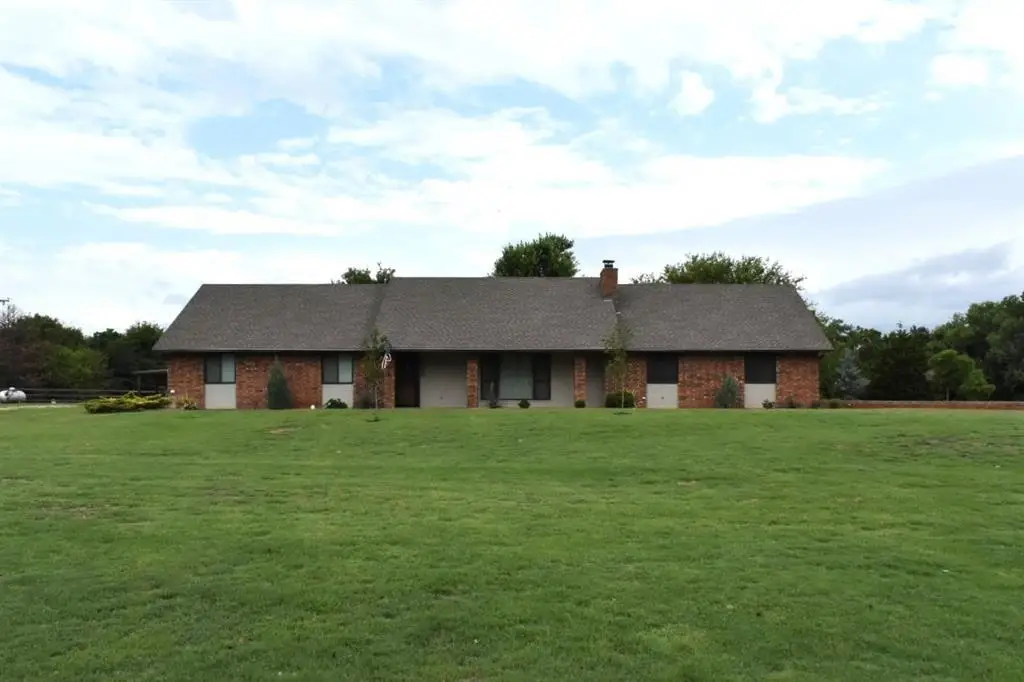 930 Bryan Dr, Enid, OK 73701 - Image #1