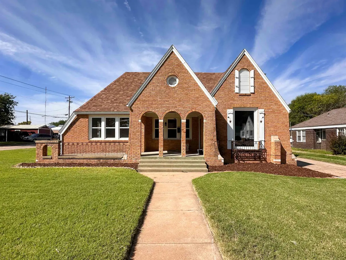 1723 8th, Woodward, OK 73801 - Image #1