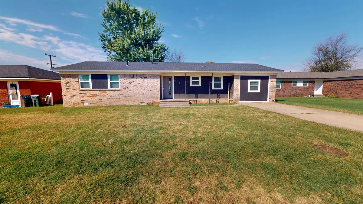 917 S Santa Fe, Mooreland, OK 73852 - Image #1
