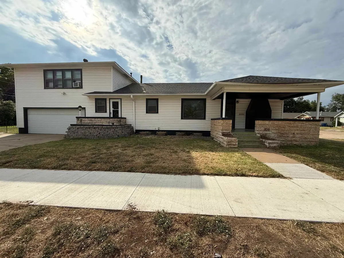 424 N 10th St, Enid, OK 73701-9999 - Image #1