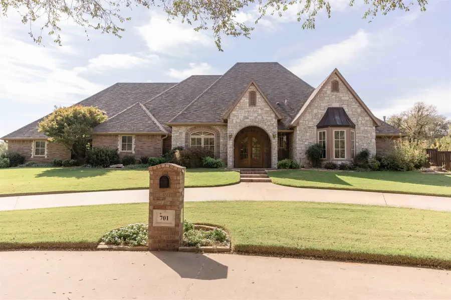 701 Lake Trail Drive, Enid, OK 73701 - Image #2