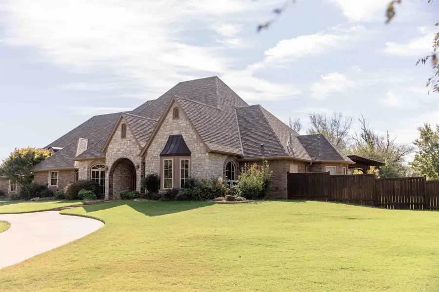 701 Lake Trail Drive, Enid, OK 73701 - Image #3