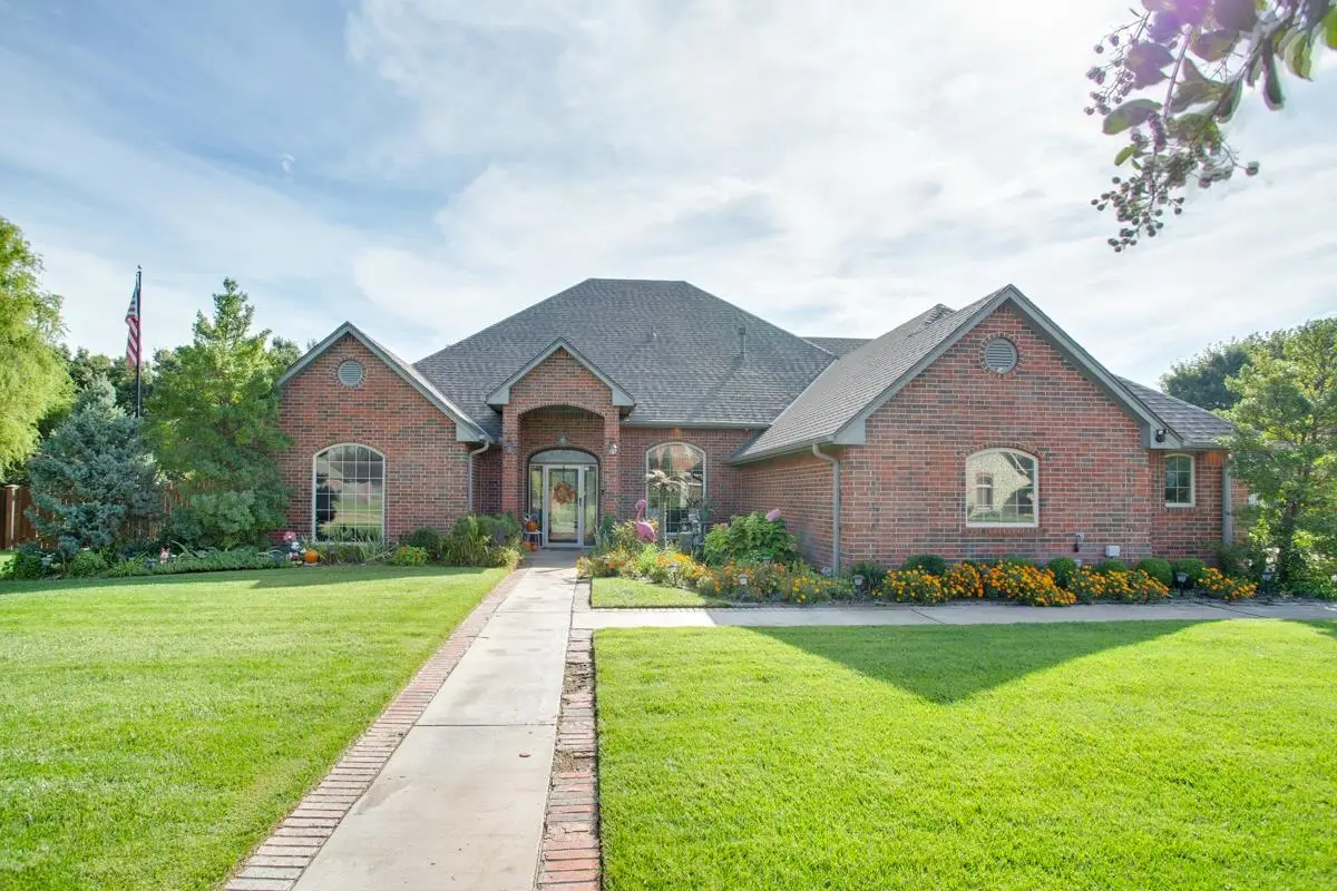 3113 Falcon Crest Dr, Enid, OK 73703 - Image #1