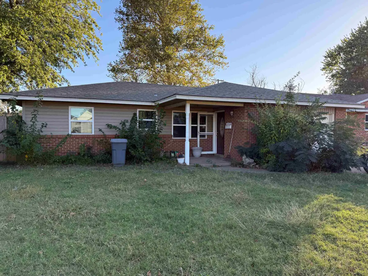 3505 Elm Pl, Enid, OK 73703 - Image #1