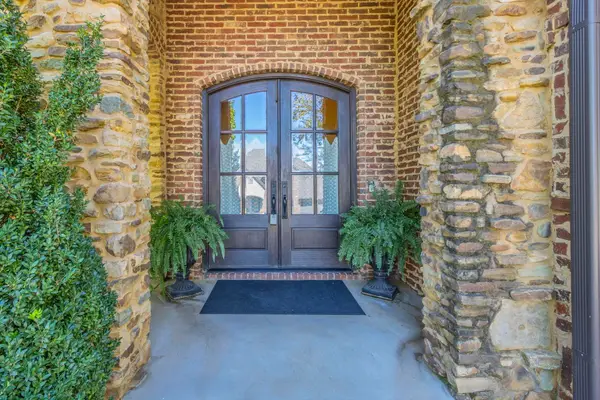 3132 York Dr, Edmond, OK 73034