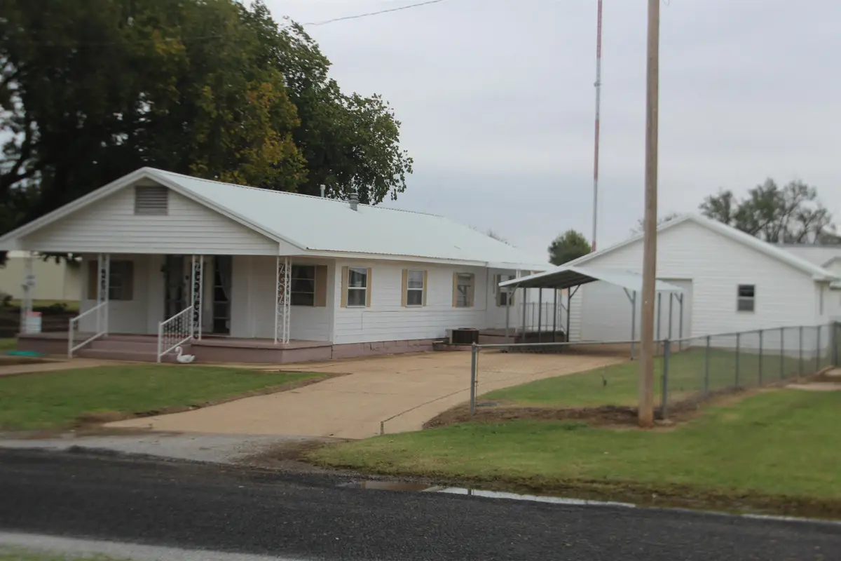 68590 4th St, Camargo, OK 73835 - #1