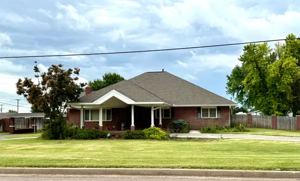 516 SW 6th, Mooreland, OK 73852