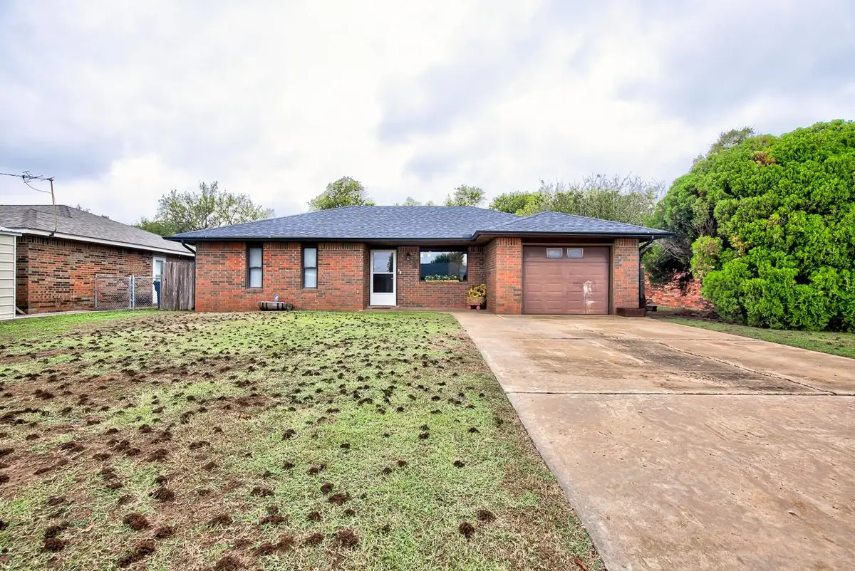 252 Christy Dr, Lahoma, OK 73754-1004 - Image #1