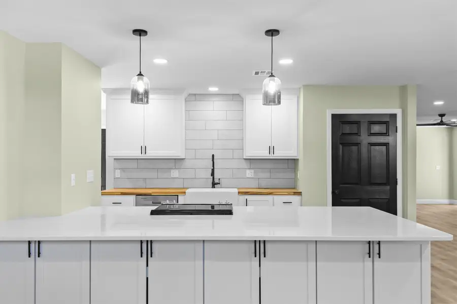 1614 Broadmoor Dr, Woodward, OK 73801 - Image #2