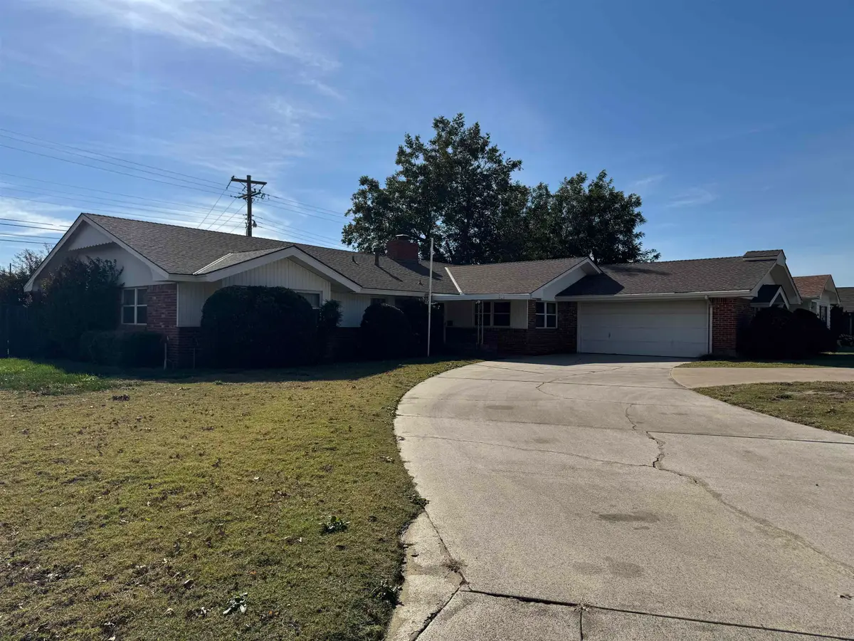 1901 Seneca, Enid, OK 73703-0000 - Image #1