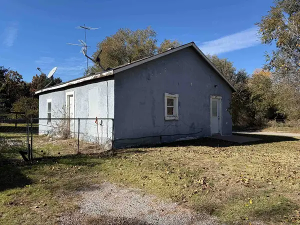 403 5th St, Woodward, OK 73801