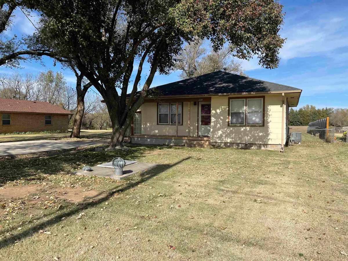 2214 Norman Rd, Enid, OK 73703 - Image #1