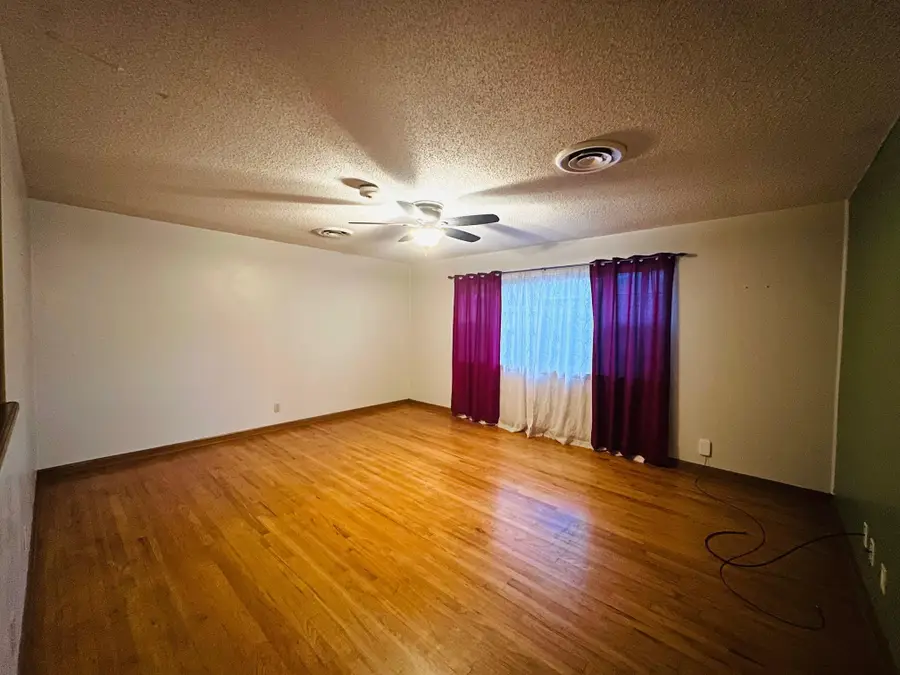 1921 Pontiac Dr, Enid, OK 73703 - Image #3