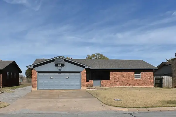 3110 Brooks Dr, Enid, OK 73701
