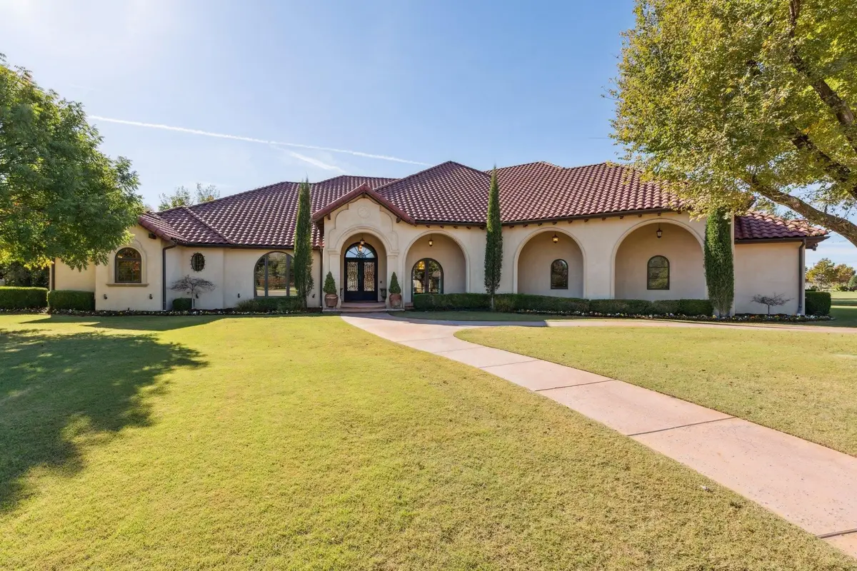 3 Pebble Dr, Enid, OK 73703 - Image #1