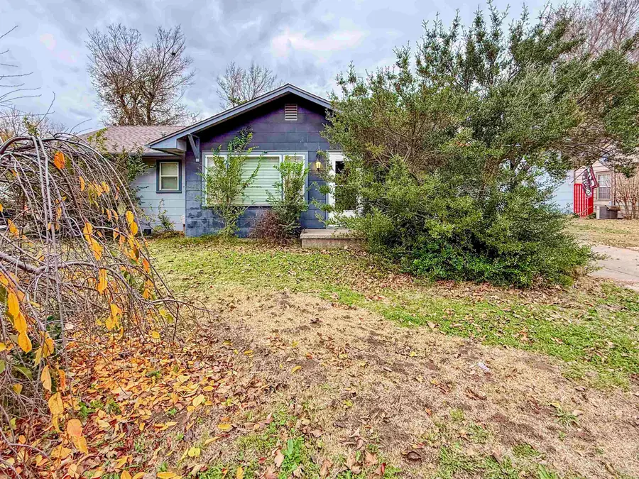 1715 18th Street, Woodward, OK 73801 - #2