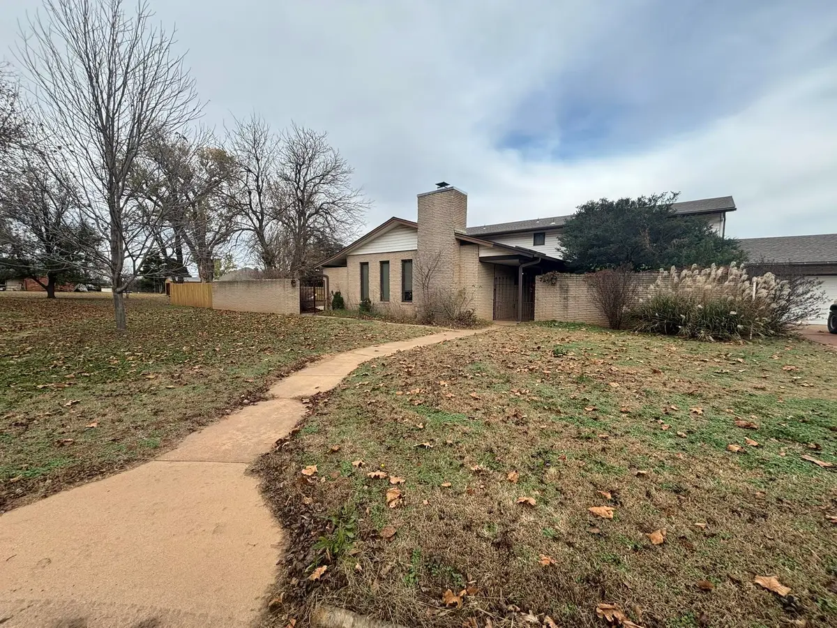 725 Morningside PL, Enid, OK 73701 - Image #1