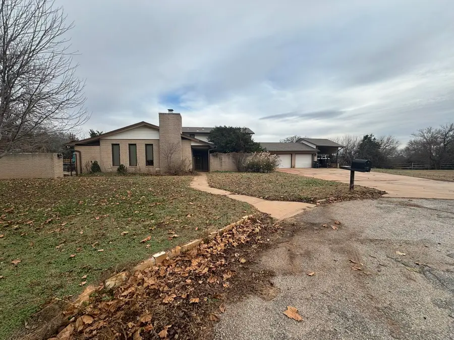 725 Morningside PL, Enid, OK 73701 - Image #2