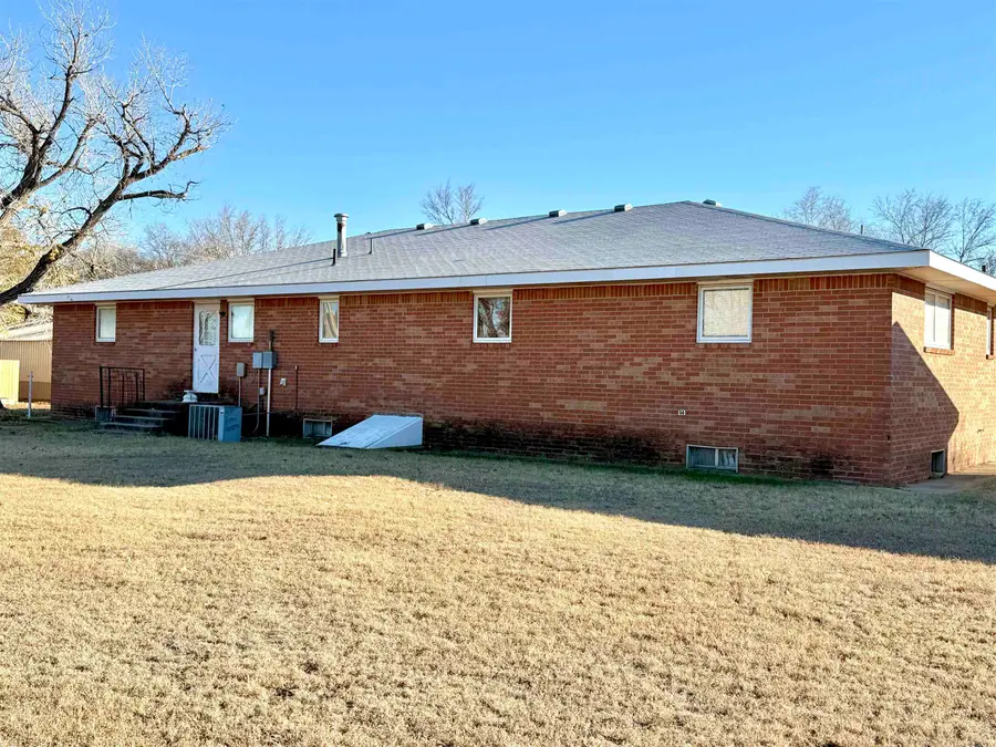 706 W Park, Hooker, OK 73945 - Image #3