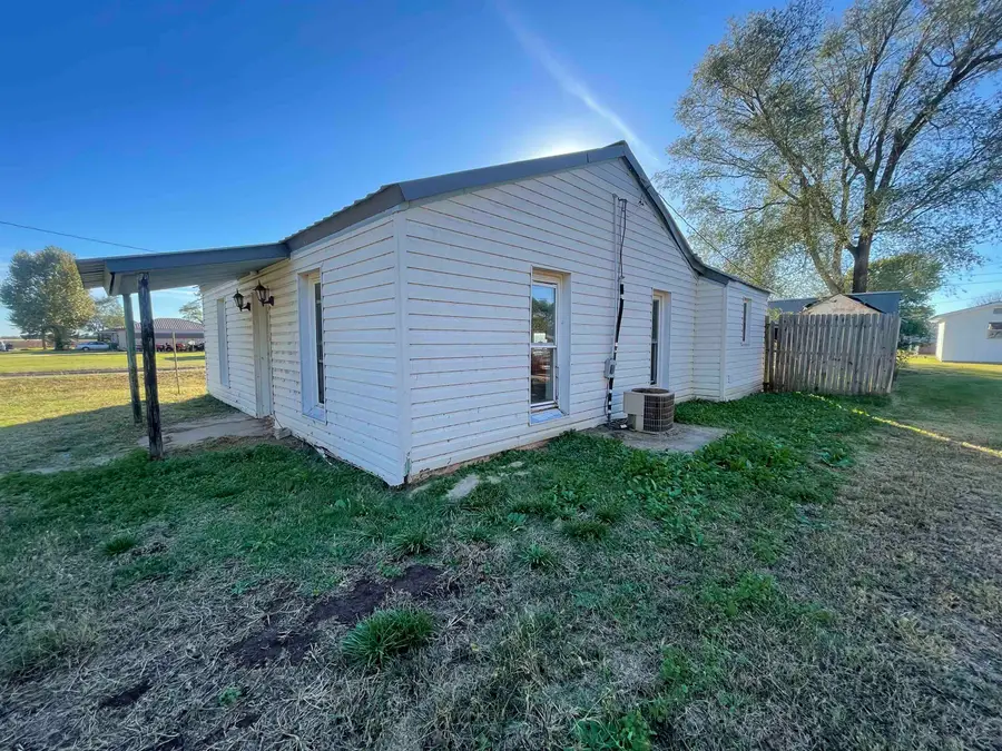 322 S 4th, Fairview, OK 73737 - Image #2