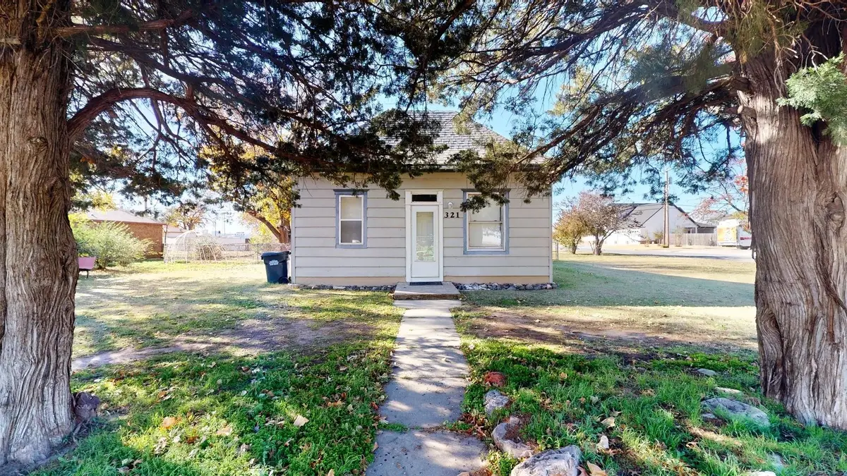 321 N Main St, Mooreland, OK 73852 - Image #1