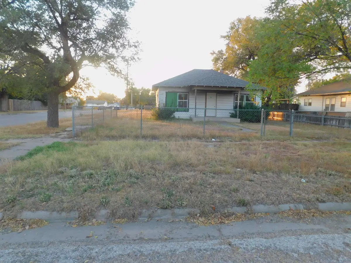 104 N Academy St, Guymon, OK 73942 - Image #1