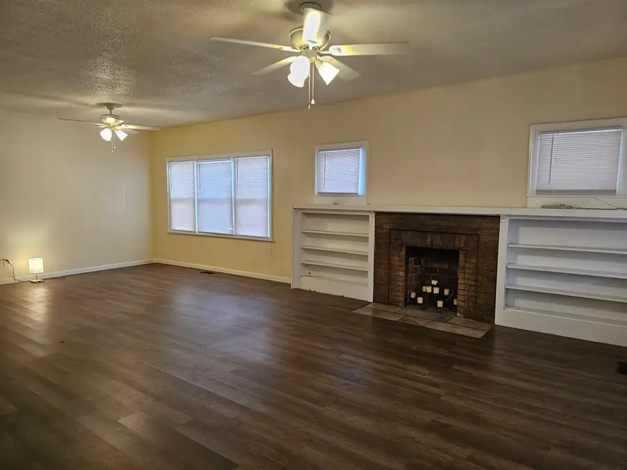 1430 E Broadway, Enid, OK 73701 - Image #3