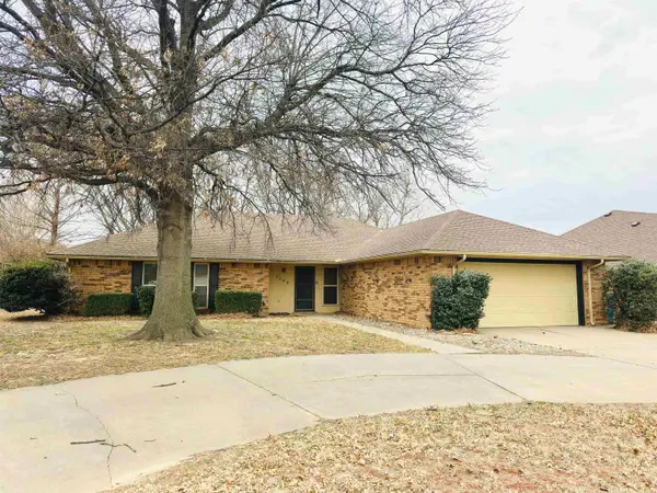 1102 Creekdale, Enid, OK 73703