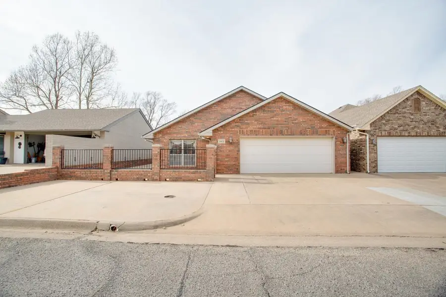2412 Sleepy Hollow, Enid, OK 73703 - Image #2