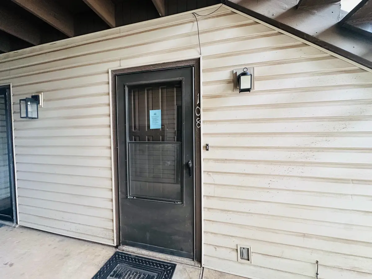 412 N Oakwood Rd Unit 108, Enid, OK 73703 - Image #1