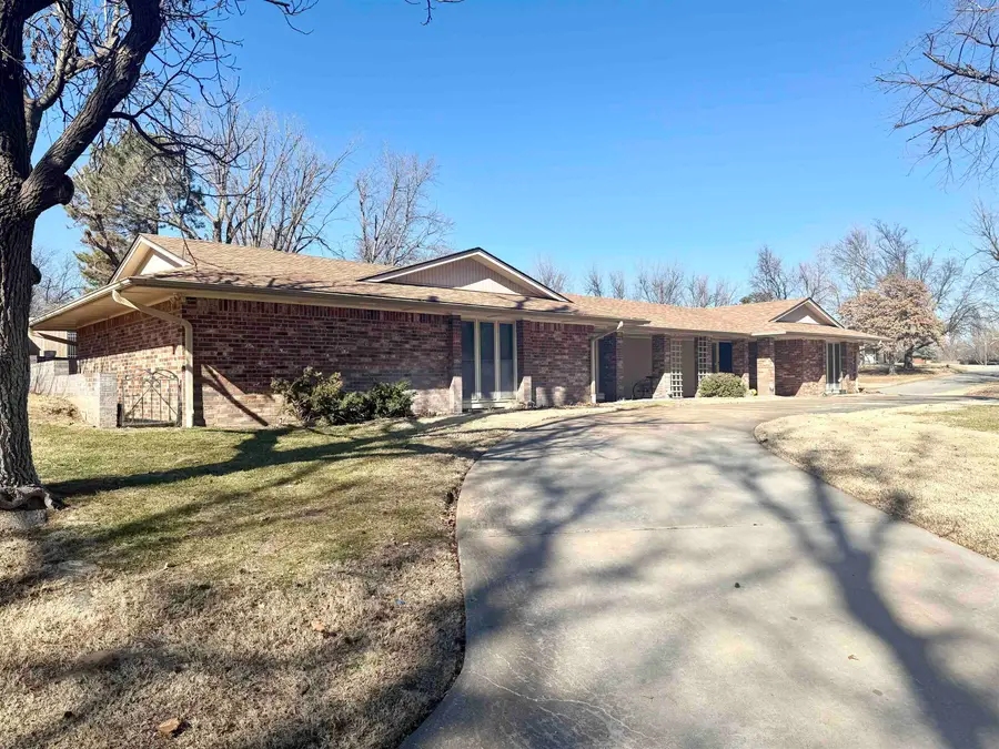 2502 Wildwood Dr, Enid, OK 73703 - Image #2