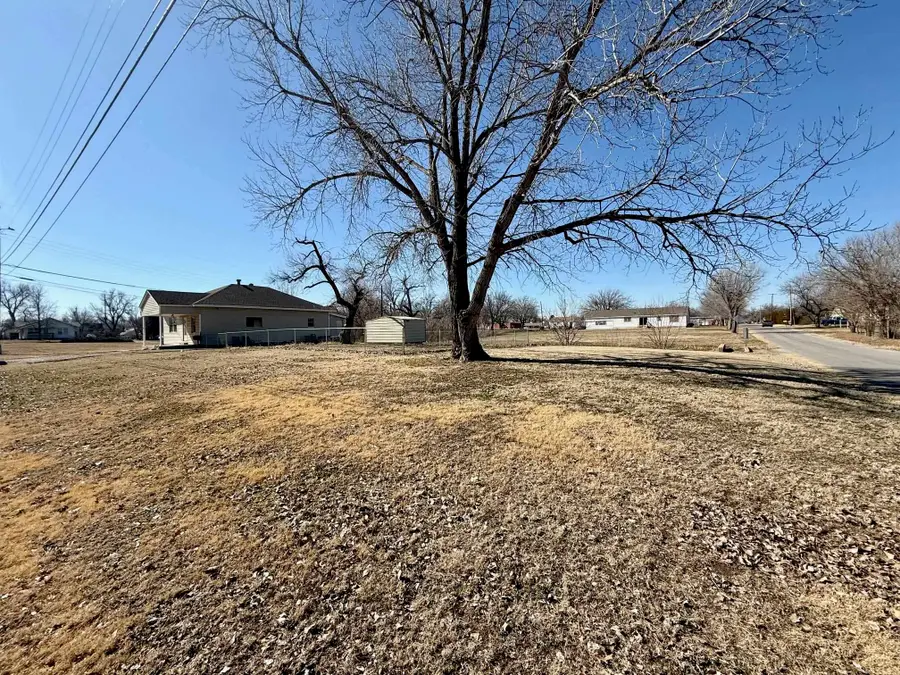 1722 N 3rd St, Enid, OK 73701 - Image #3