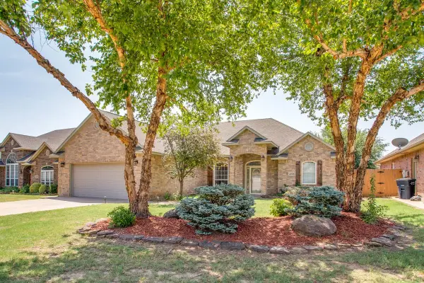 4705 Elk Run, Enid, OK 73703