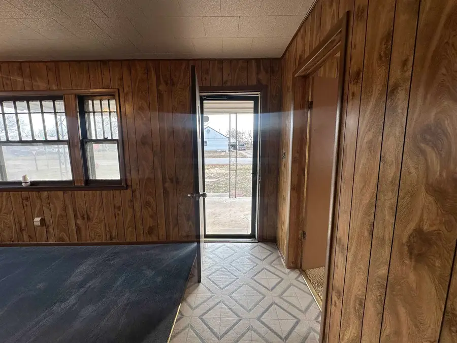 513 N Broadway, Billings, OK 74360 - #3